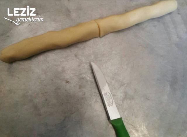 Pastane Usulü Ağızda Dağılan Un Kurabiyesi