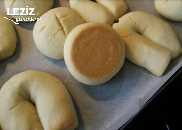 Pastane Usulü Ağızda Dağılan Un Kurabiyesi
