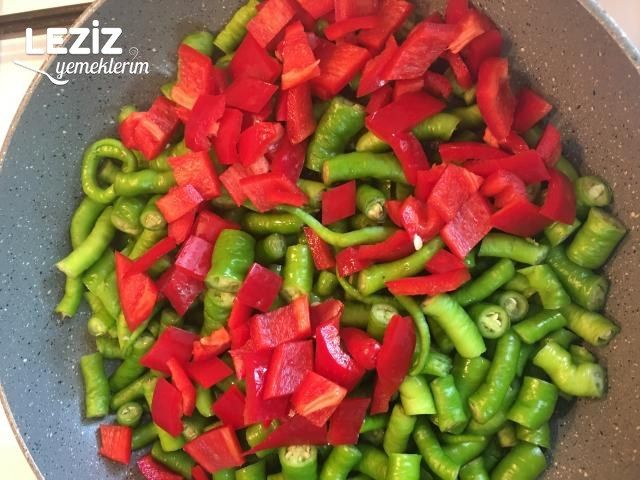 Kızarmış Biberli Lorlu Kahvaltılık
