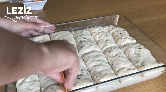 Tepsi Poğaçası (Çörek Tadında)