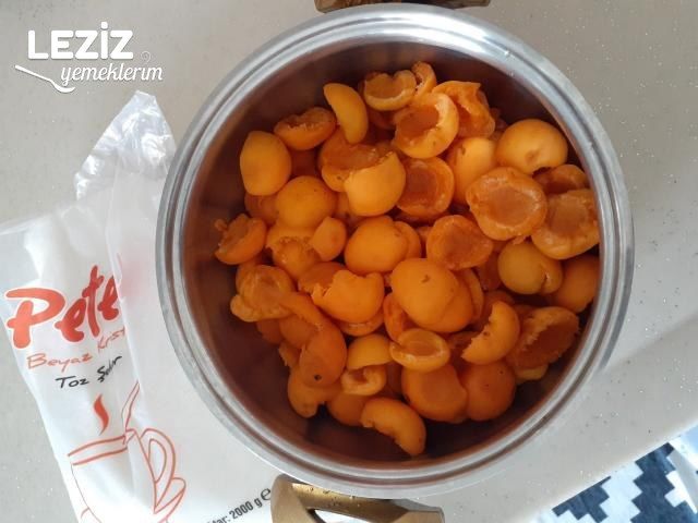 Kayısı Reçelinin Tarifi (Püf Noktaları İle)