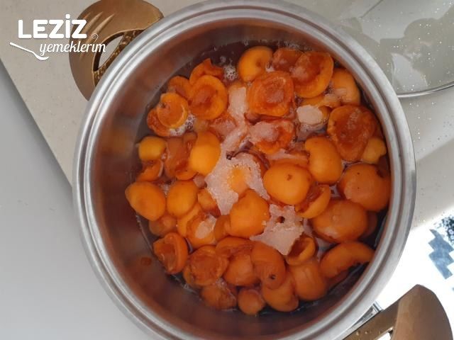 Kayısı Reçelinin Tarifi (Püf Noktaları İle)