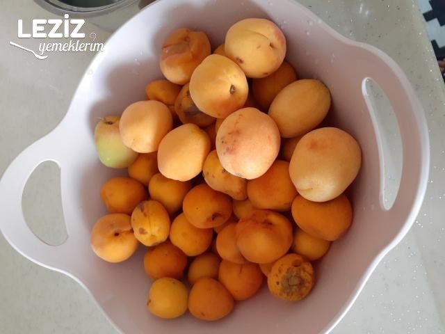 Kayısı Reçelinin Tarifi (Püf Noktaları İle)