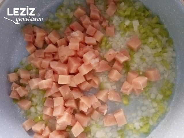 Patatesli Bezelyeli Tavuk Yemeği