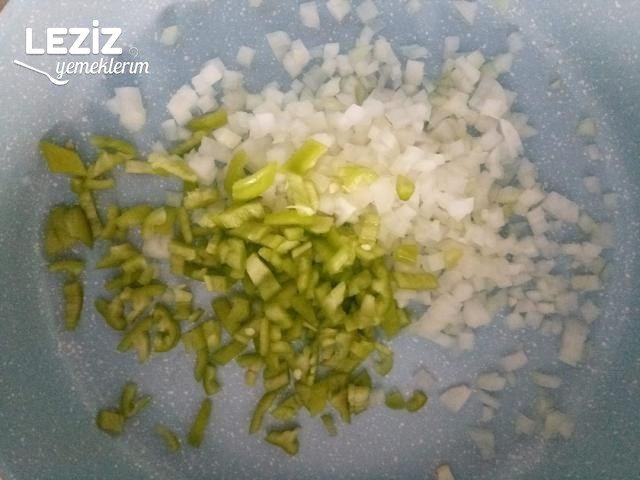 Patatesli Bezelyeli Tavuk Yemeği