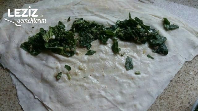 Ispanaklı Tepsi Böreği Tarifi