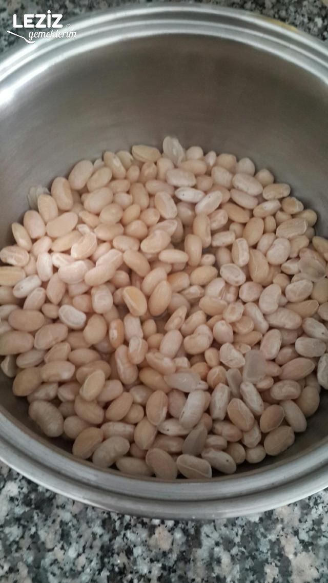 Kaburgalı Kuru Fasulye Yemeği