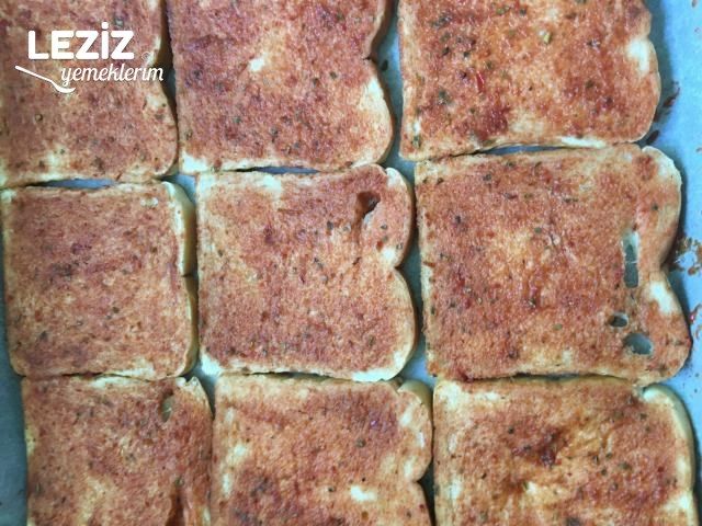 Tost Ekmeginden Pizza Tarifi