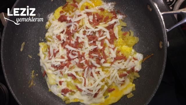 Patatesli Sucuklu Omlet