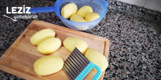 Fırında Köfte Patates (Sarımsaklı)