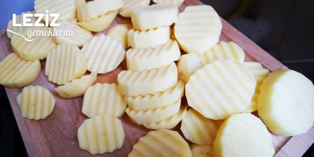 Fırında Köfte Patates (Sarımsaklı)