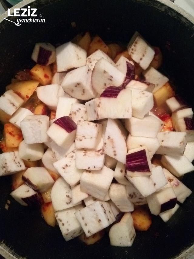 Patatesli Patlıcan Yemeği