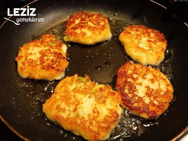 Kaşarlı Patates Köftesi