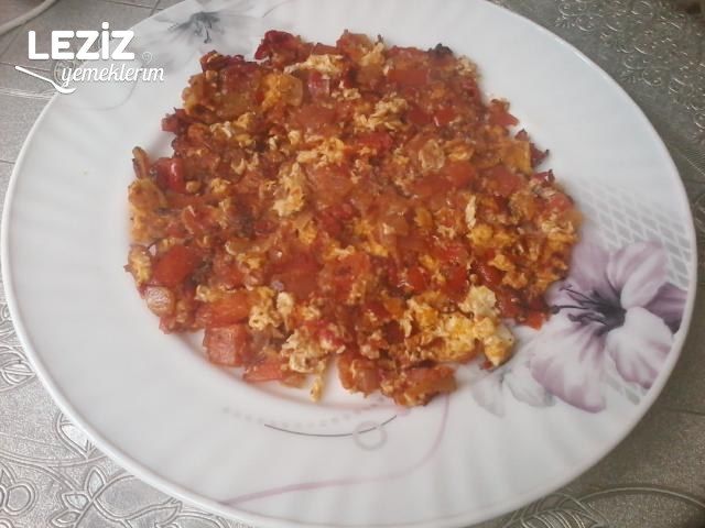Soğanlı Menemen Tarifi