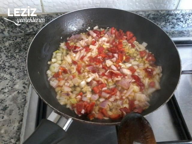 Soğanlı Menemen Tarifi