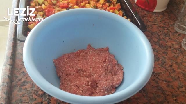 Fırında Nefis Sebzeli Köfte Yemeği