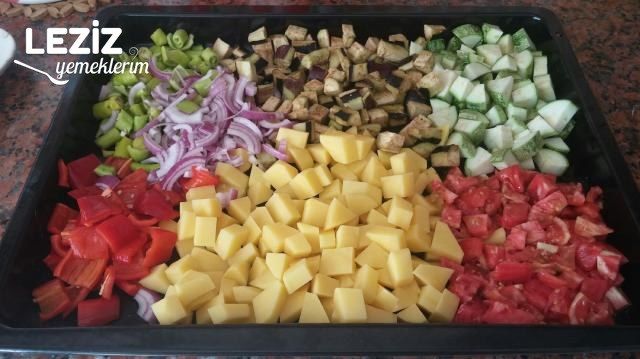 Fırında Nefis Sebzeli Köfte Yemeği