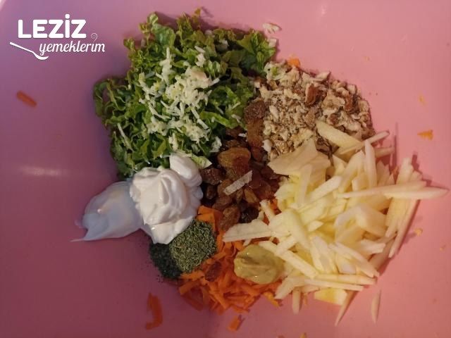 Meyveli Kereviz Salatası