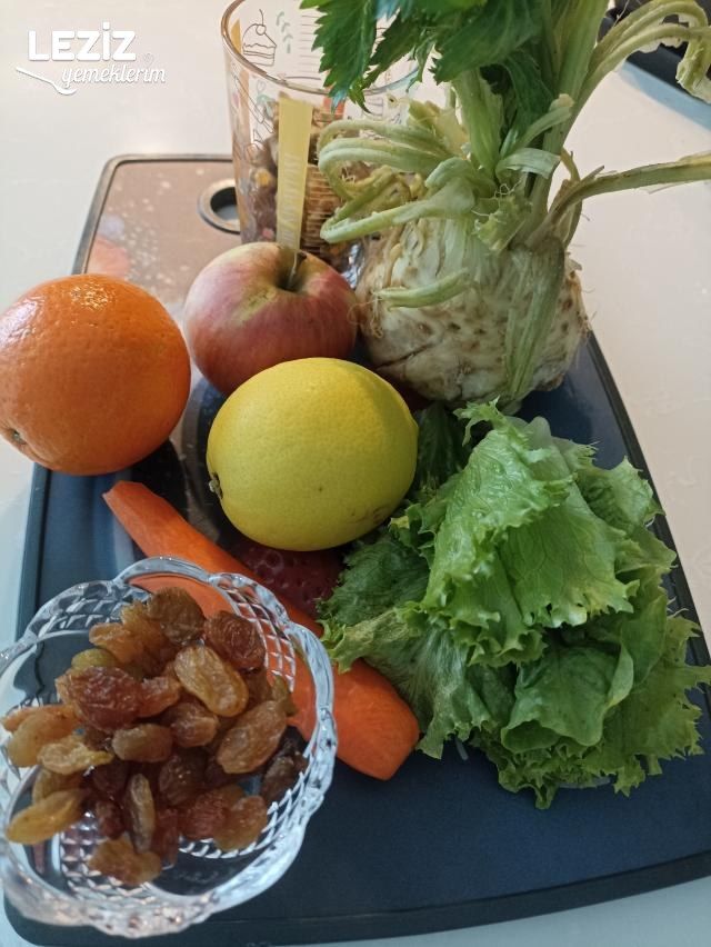 Meyveli Kereviz Salatası