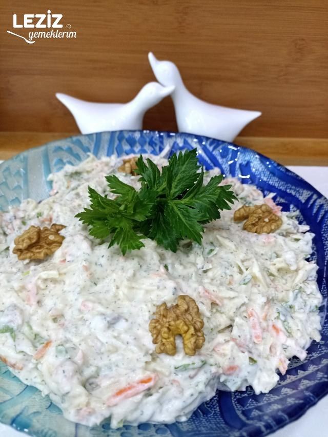 Meyveli Kereviz Salatası