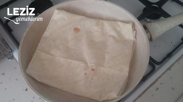 Tavada Pratik Börek Tarifi