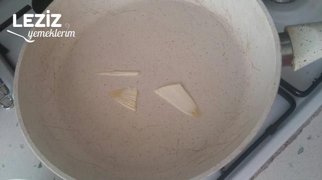 Tavada Pratik Börek Tarifi