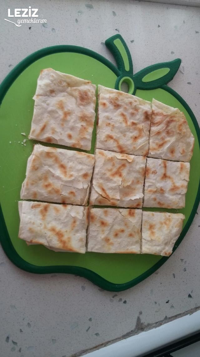 Tavada Pratik Börek Tarifi
