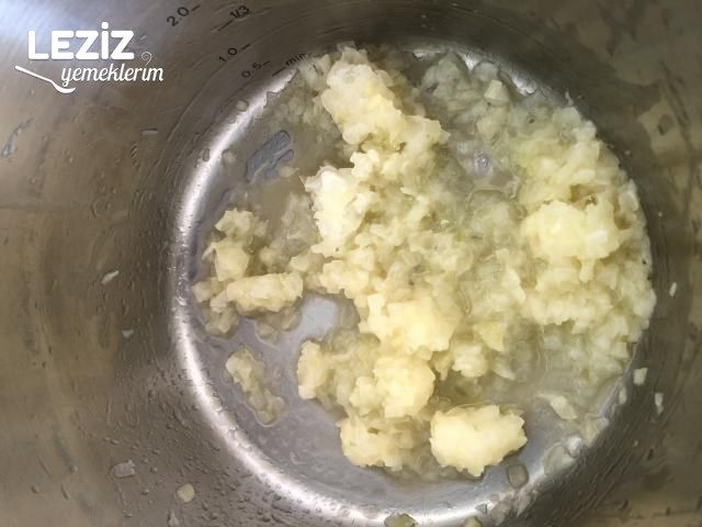 Arpa Şehriyeli Yeşil Mercimek Çorbası Tarifi