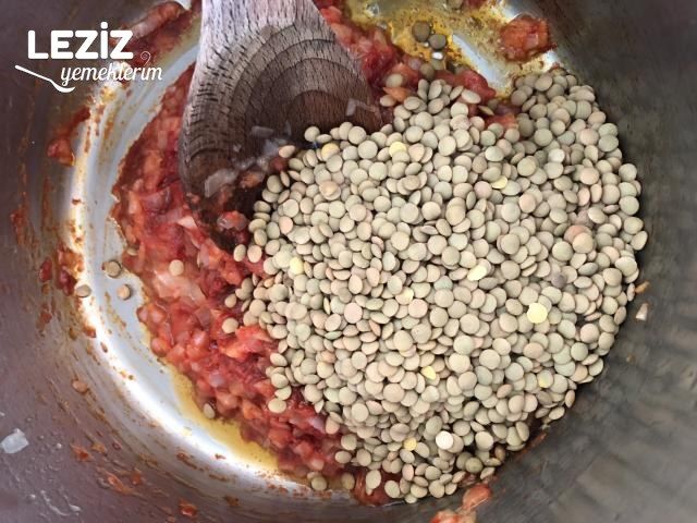 Arpa Şehriyeli Yeşil Mercimek Çorbası Tarifi