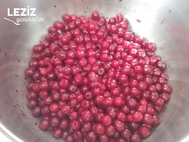 Harika Vişne Reçeli (Anne Tarifi)