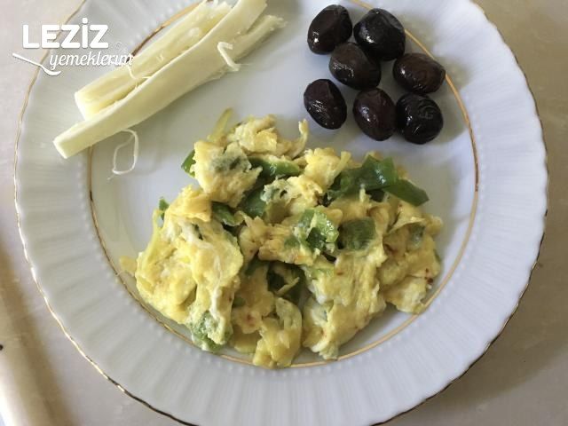 Biberli Soğanlı Kahvaltılık Yumurta