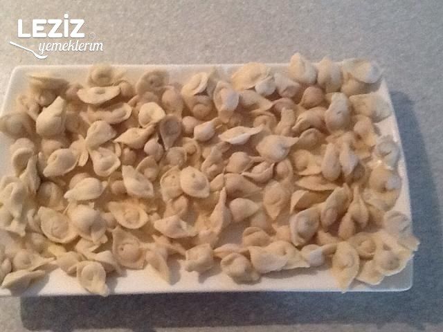 Azerbaycan Mutfağından Düşbere Yemeği (Azerbeycan Mantısı) Tarifi