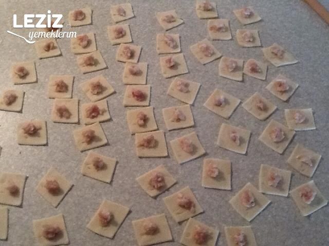 Azerbaycan Mutfağından Düşbere Yemeği (Azerbeycan Mantısı) Tarifi