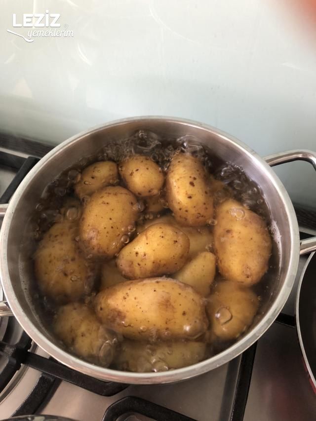 Çok Kolay Patates Salatası