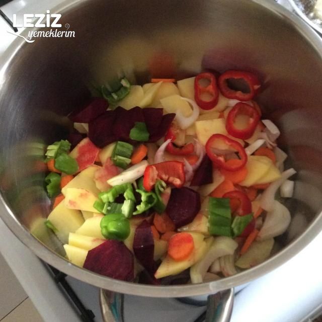 Pancarlı Sebze Çorbası