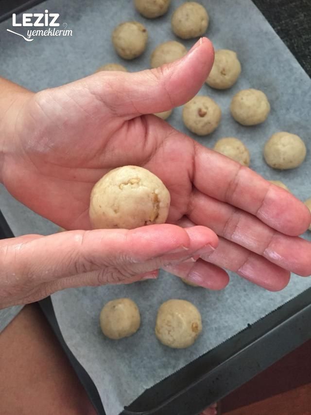 Vanilyalı Cevizli Kurabiye