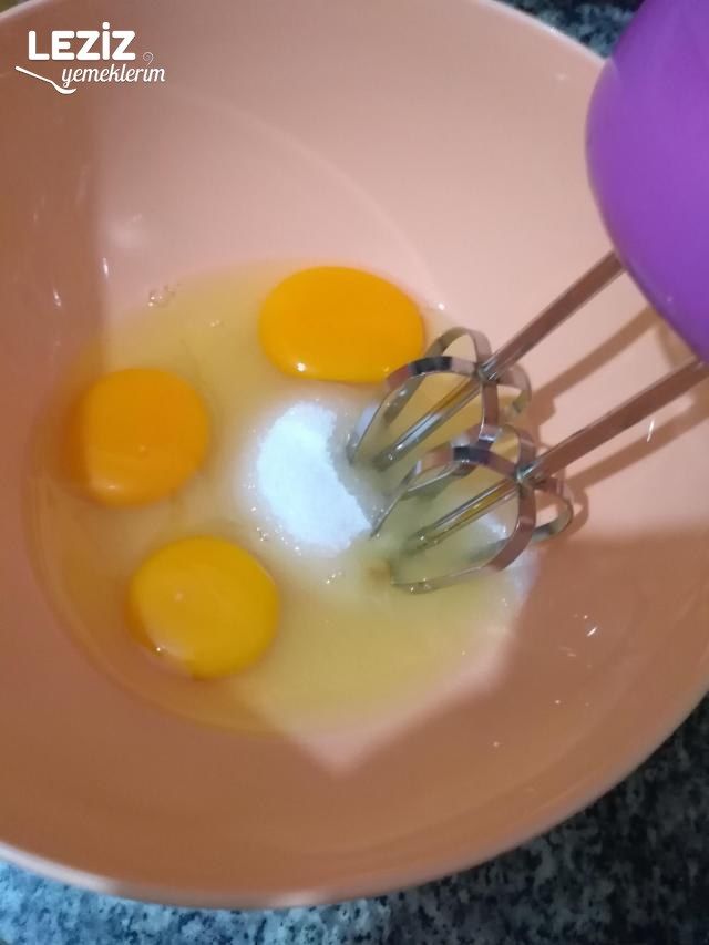 Kabarmaya Doymayan Kakaolu Kek Tarifi