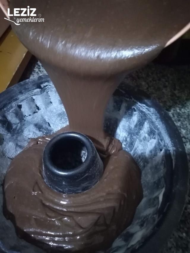 Kabarmaya Doymayan Kakaolu Kek Tarifi