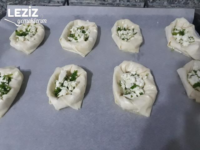 Sandal Börek Tarifi