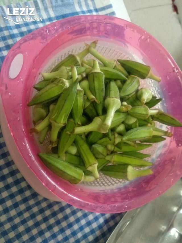 Tavuklu Enfes Bamya Yemeği