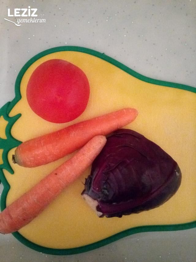 Mor Lahana Ve Havuç Salatası