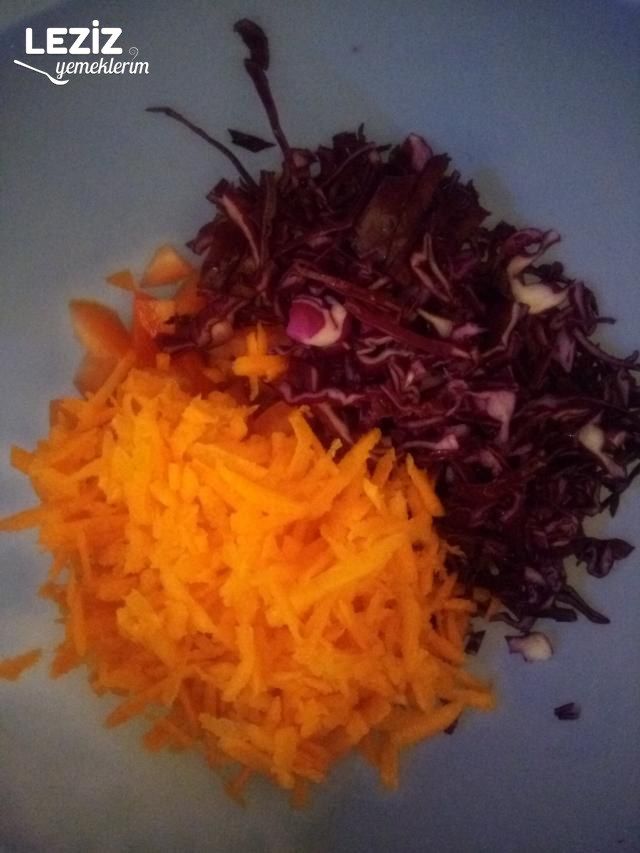 Mor Lahana Ve Havuç Salatası