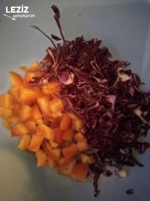 Mor Lahana Ve Havuç Salatası