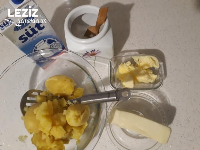 Kıymalı Çanakta Patates Püresi