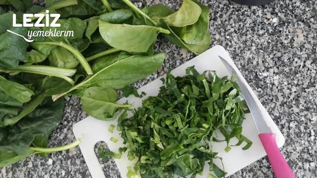 Ispanak Çorbası (Salçalı)