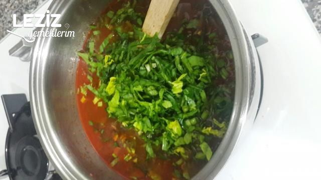 Ispanak Çorbası (Salçalı)