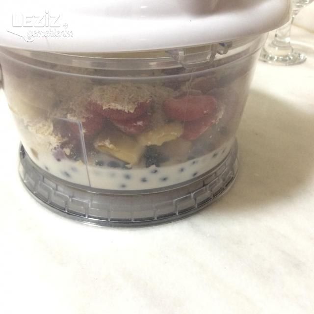 Karışık Meyveli Smoothie