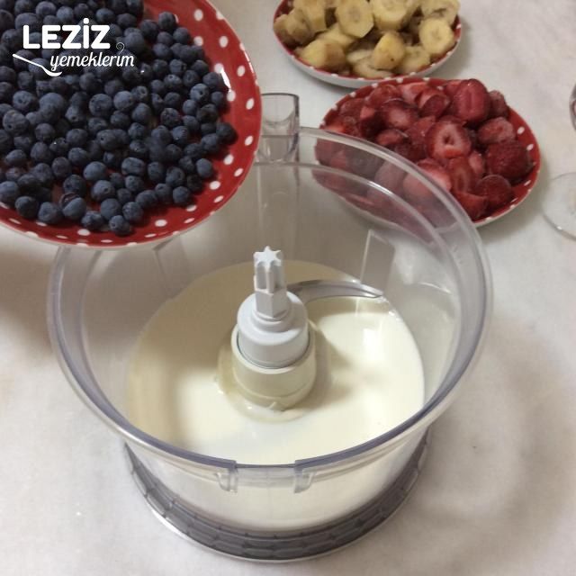 Karışık Meyveli Smoothie