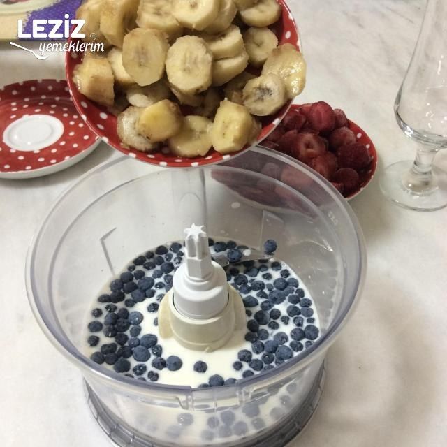 Karışık Meyveli Smoothie