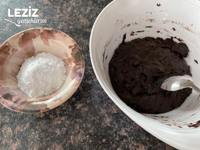 Kakaolu Çatlak Kurabiye (Browni Tadında)